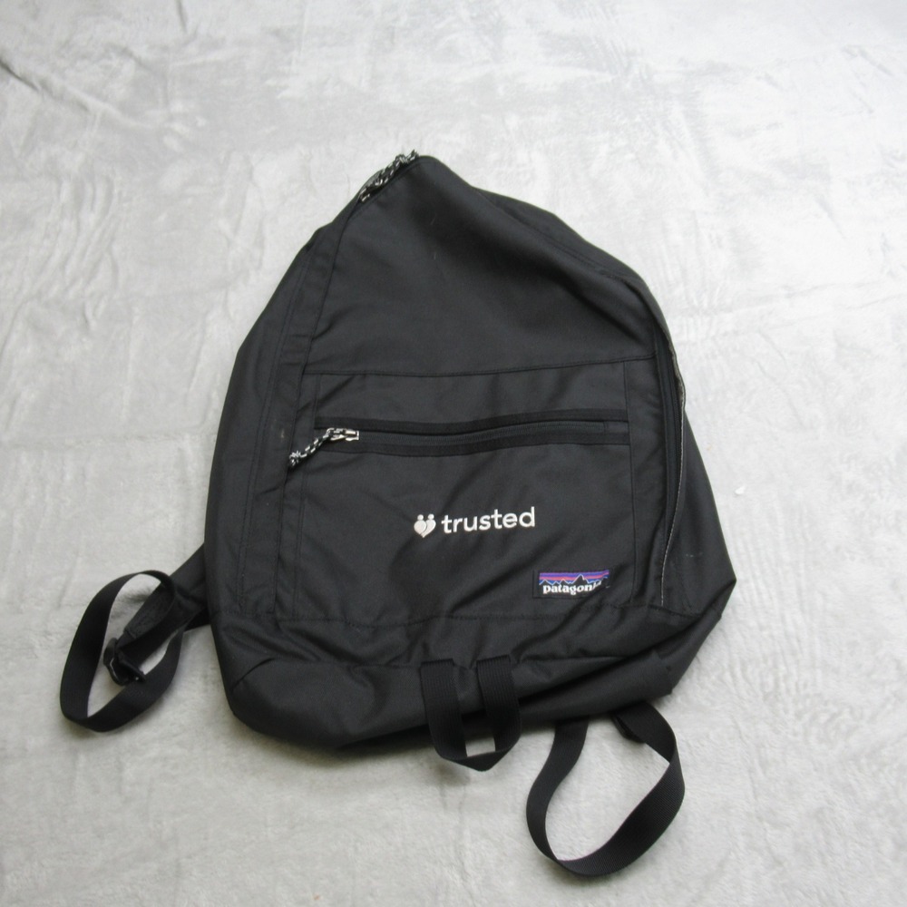 Patagonia Arbor Day Pack 20L One Size Black Water Resistant Adjustable Hike LOGO